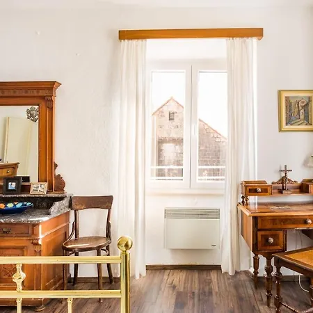 Stylish Flat In Old Town Heart Apartamento