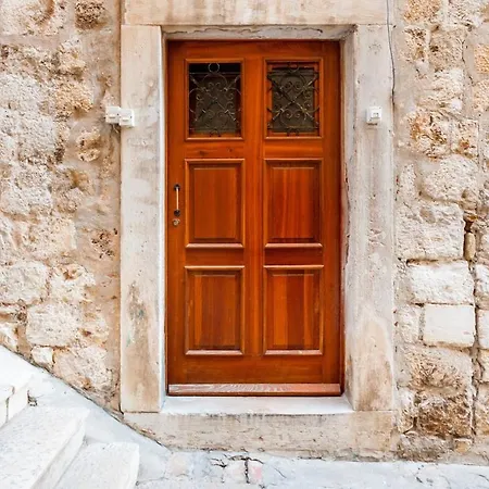 Stylish Flat In Old Town Heart