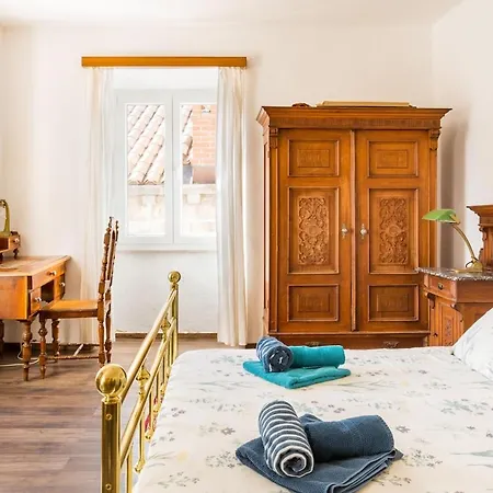Stylish Flat In Old Town Heart