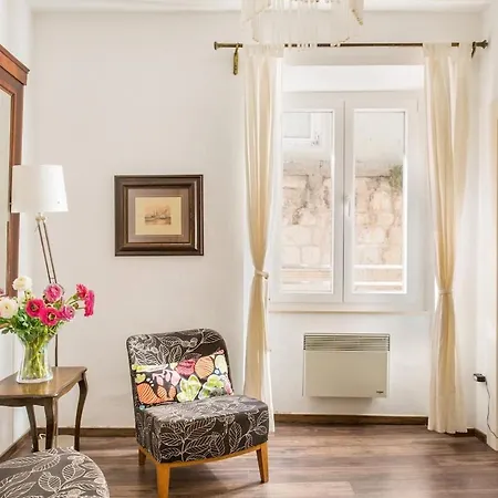 Stylish Flat In Old Town Heart