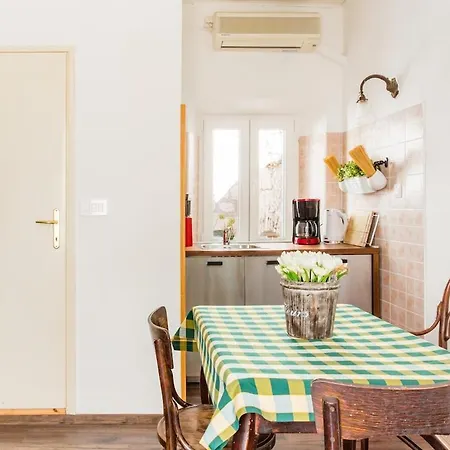 Stylish Flat In Old Town Heart
